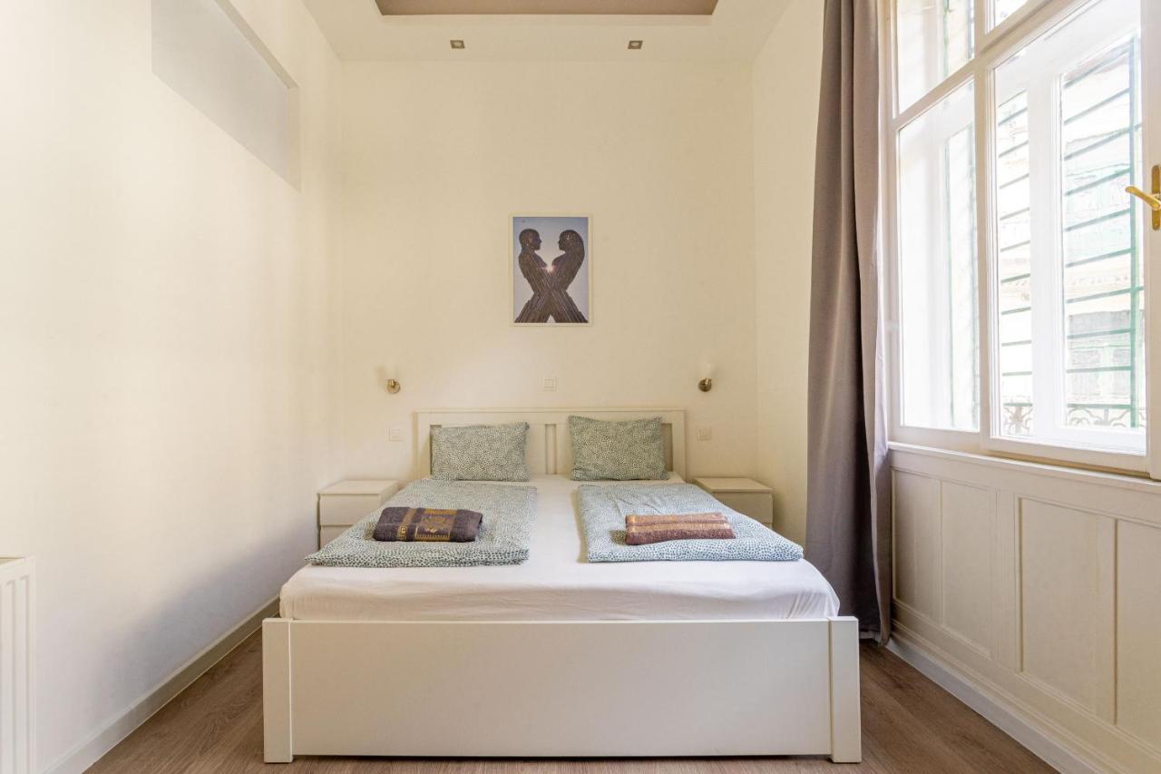 Modernized Condo At Kiraly 51 Budapest Exterior foto